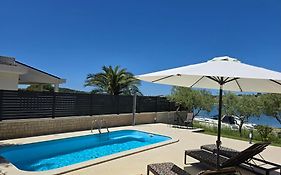 Olive Garden, Apartment With A Private Pool